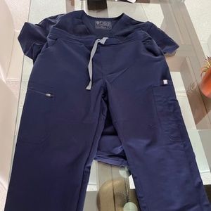 Women FIGS scrubs navy